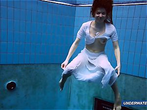 impressive wooly underwatershow by Marketa