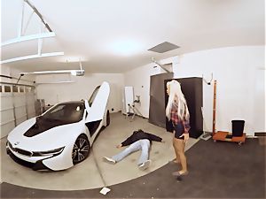 VR PORN-Hot milf penetrate The Car Theif